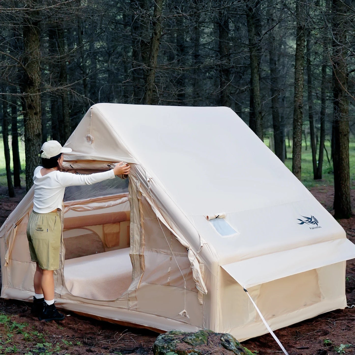 Inflatable Tent With Skylight, Quick Setup Blow Up Tents With Pump, 4-6 PersonOutdoor Family Luxury Tent