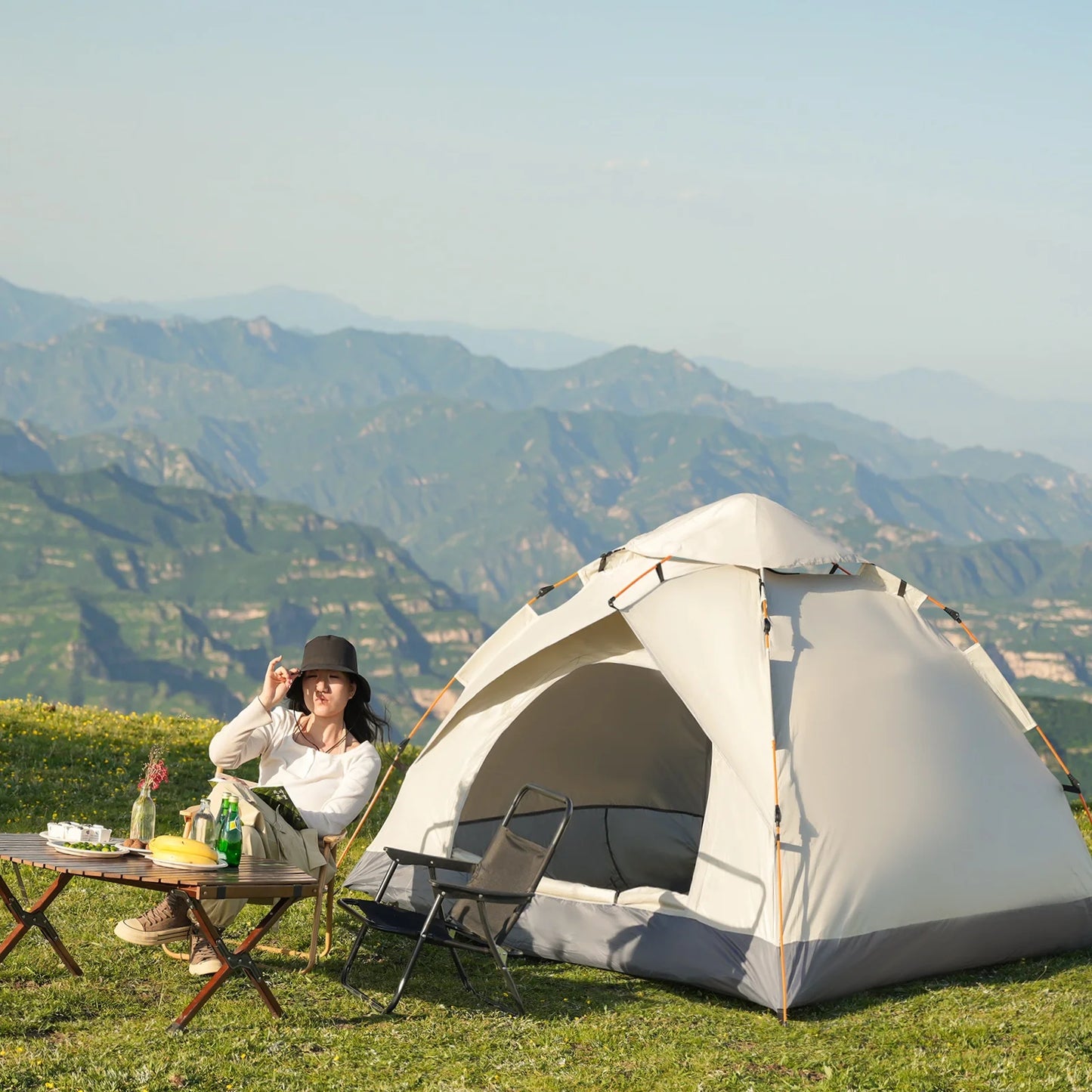 2-4 Person Camping Windproof Tents, Easy To Set Up, lightweight,Suitable For Family Travel,
