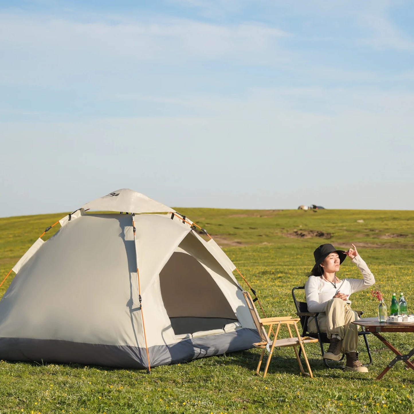 2-4 Person Camping Windproof Tents, Easy To Set Up, lightweight,Suitable For Family Travel,