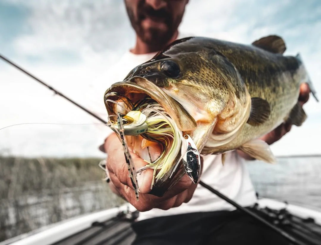 13.5G Spinner Bait Bass Jig Chatter Bait Fishing Lure Chatterbait Fishing Kit Wobblers for Bass Fishing Tackle Fishing Spoon